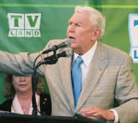 Andy Griffith at Mayberry Days 2004 pointing